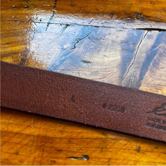 Eddie Bauer leather belt - Picture 5 of 5
